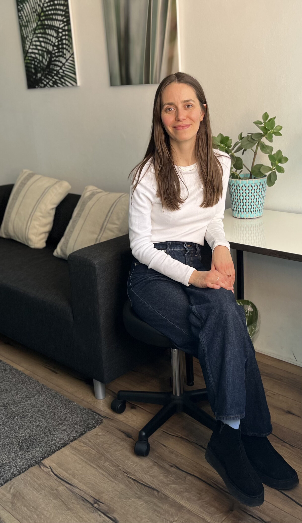 Josefine Biker i praksis hos NOR: Nordic Health House i København NV